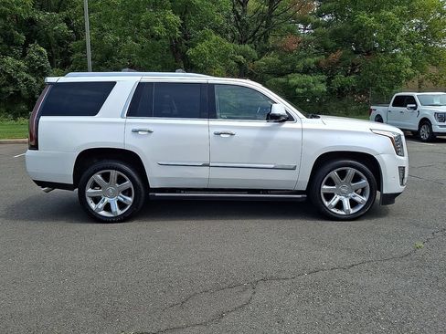 Used 2020 Cadillac Escalade Premium Luxury AWD/4WD image 10