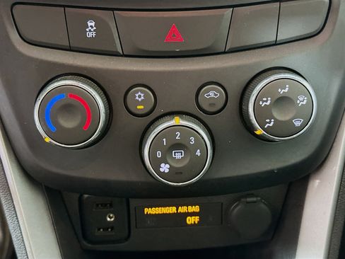 Used 2019 Chevrolet Trax LS image 22