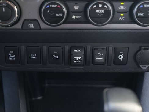 Used 2018 Toyota Tacoma TRD Pro image 35