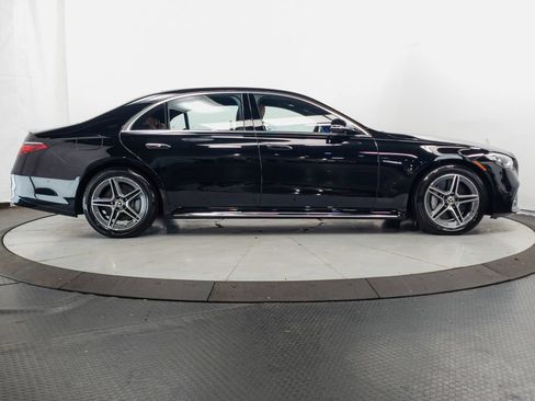 Certified 2025 Mercedes-Benz S 580e 4MATIC Sedan image 36