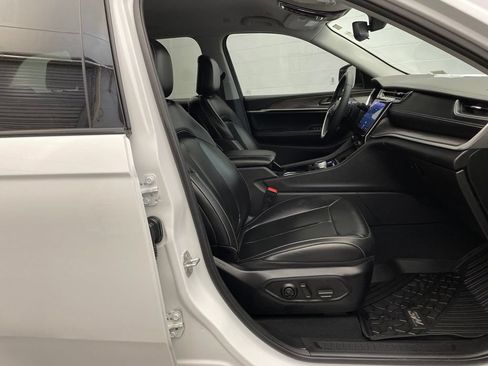 Certified 2023 Jeep Grand Cherokee Limited AWD/4WD image 28