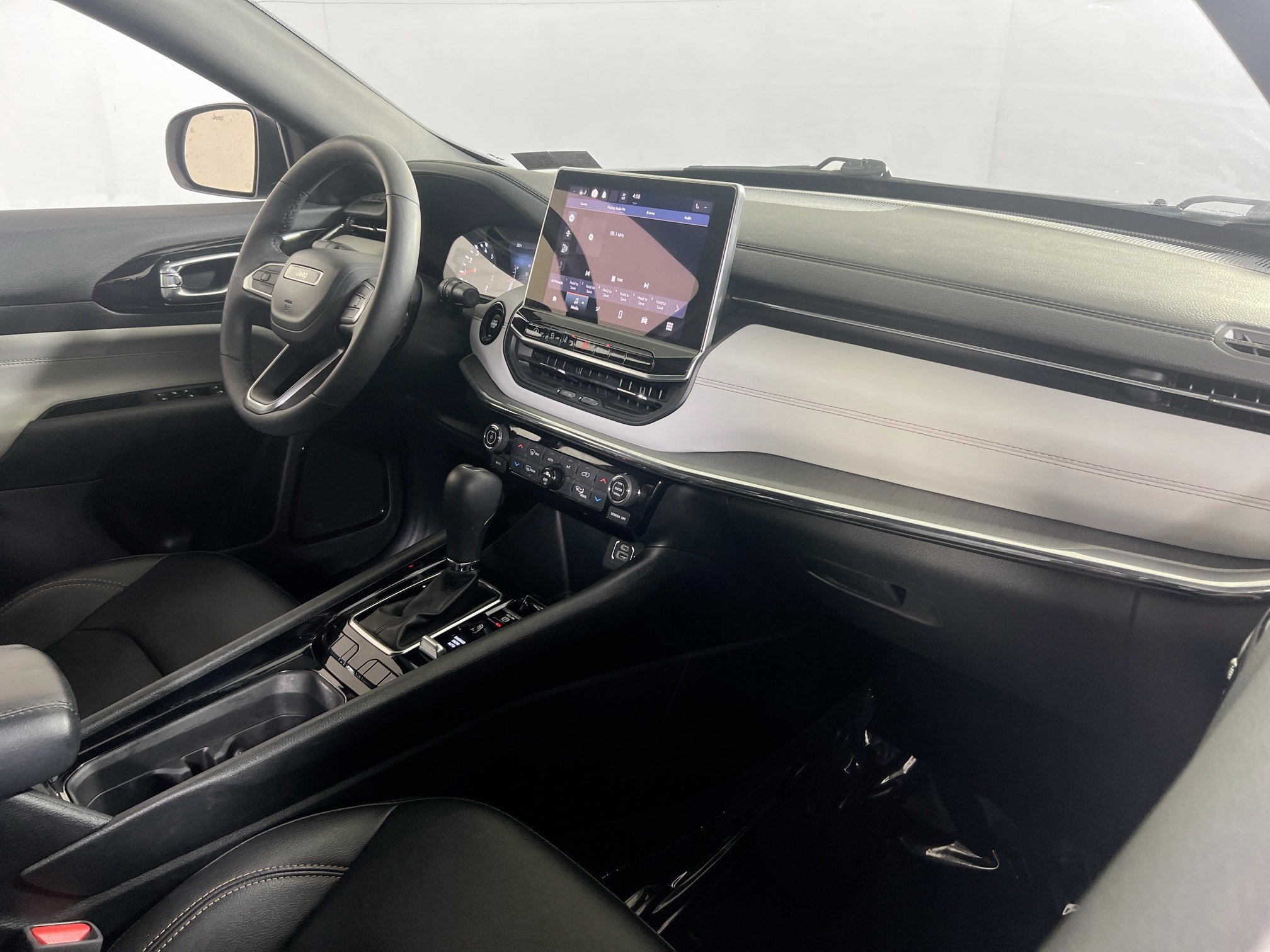 Used 2024 Jeep Compass Limited AWD/4WD image 26