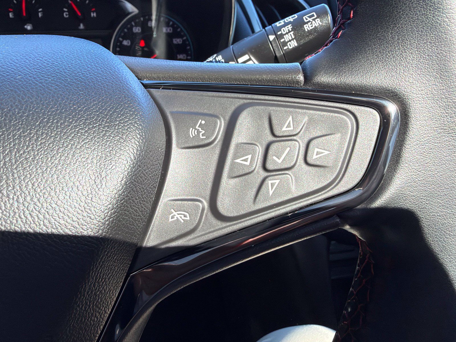 Used 2023 Chevrolet Equinox RS AWD/4WD image 15