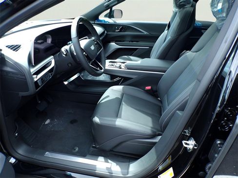 New 2025 Cadillac Lyriq Sport image 10