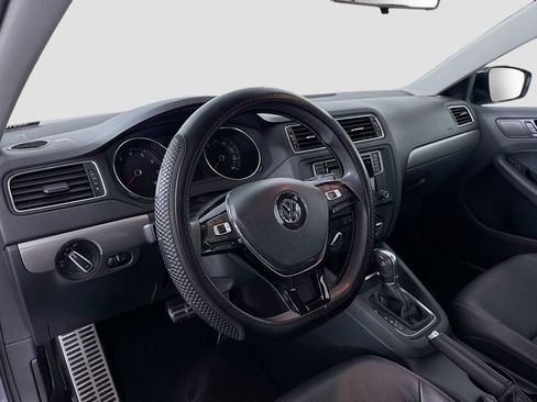 Used 2018 Volkswagen Jetta Wolfsburg Edition image 9