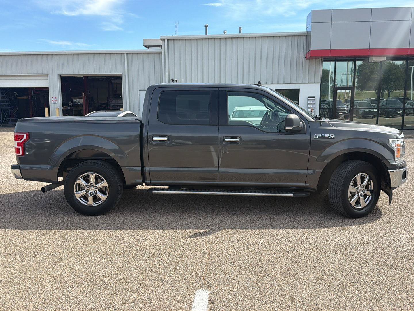 Used 2020 Ford F150 XLT w/ Equipment Group 302A Luxury RWD image 2