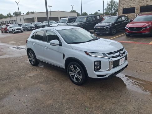 Used 2025 Mitsubishi Outlander Sport SE AWD/4WD image 6