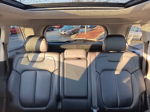 Used 2023 Jeep Grand Cherokee image 19