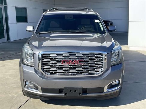 Used 2018 GMC Yukon Denali w/ Denali Ultimate Package image 3