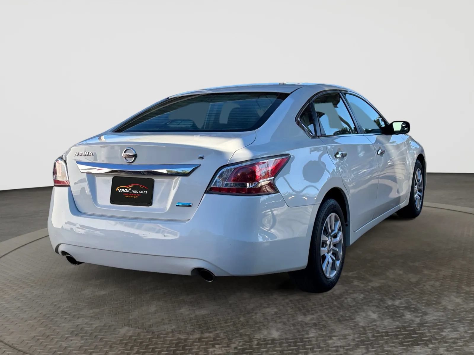 Used 2014 Nissan Altima 2.5 S FWD image 10