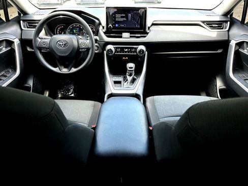 Used 2024 Toyota RAV4 XLE FWD image 27