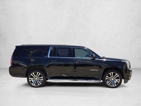 Used 2019 GMC Yukon XL SLT AWD/4WD image 4