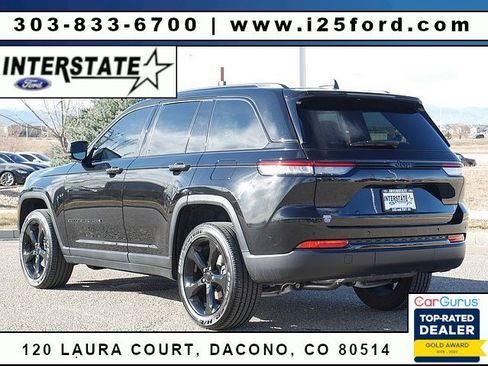 Used 2025 Jeep Grand Cherokee Altitude image 3