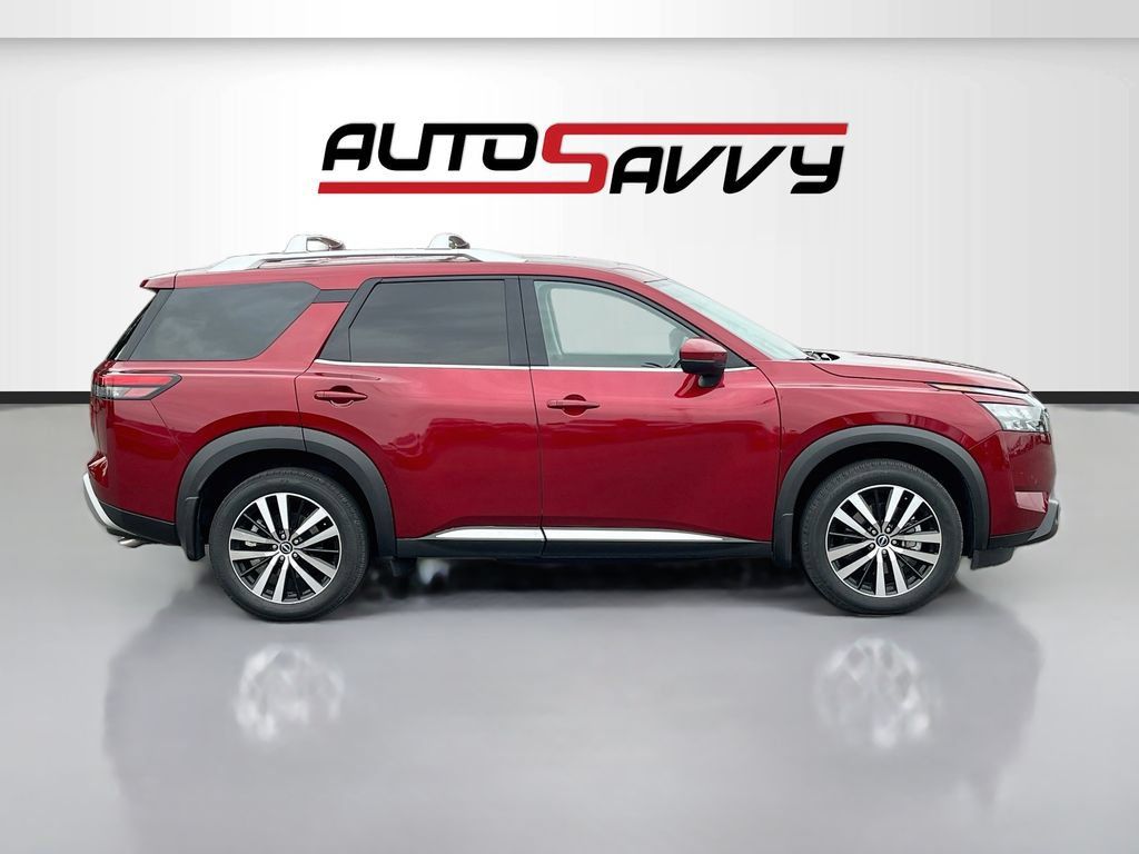 Used 2025 Nissan Pathfinder Platinum w/ Cargo Package AWD/4WD image 8