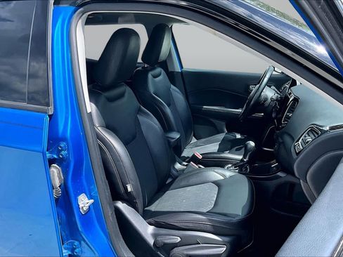 Used 2019 Jeep Compass Latitude FWD image 9