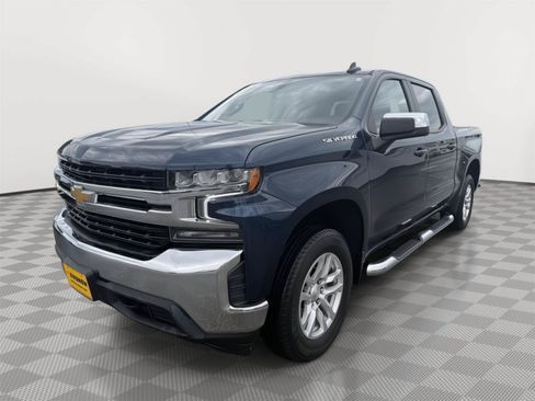 Used 2022 Chevrolet Silverado 1500 LT AWD/4WD image 2