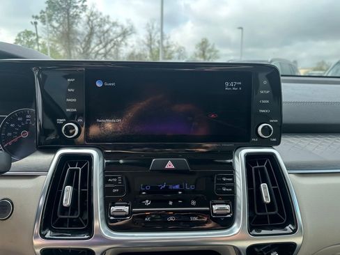 Used 2022 Kia Sorento SX image 16