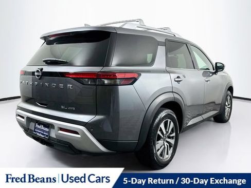 Used 2022 Nissan Pathfinder SL AWD/4WD image 10