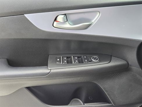 Used 2022 Kia Forte LXS image 26