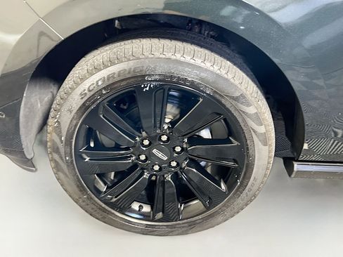 Used 2024 Lincoln Navigator Black Label AWD/4WD image 13