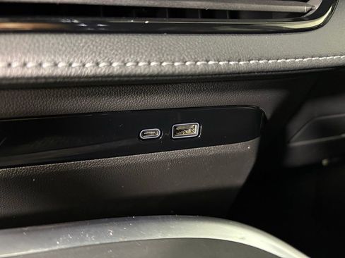 Used 2025 Buick Enclave Preferred image 29