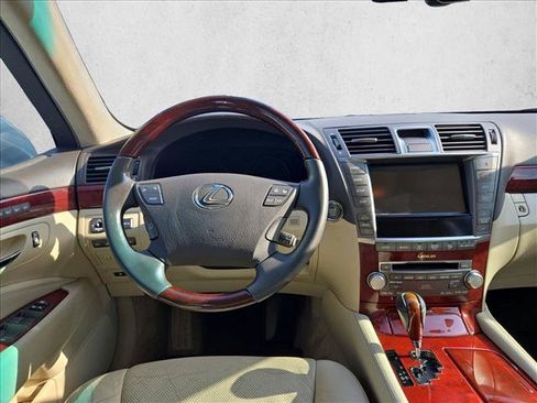 Used 2011 Lexus LS 460 L w/ Luxury Pkg RWD image 16