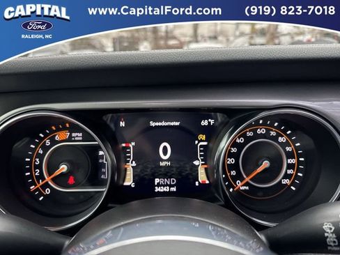 Used 2022 Jeep Wrangler Unlimited Sahara image 24