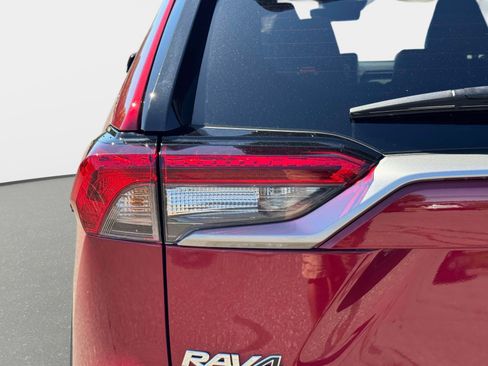 Certified 2022 Toyota RAV4 Limited AWD/4WD image 9