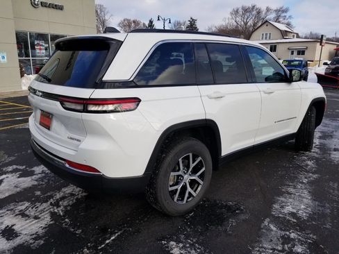 Certified 2024 Jeep Grand Cherokee Limited image 6
