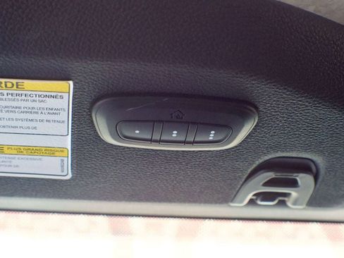 Used 2018 Jeep Wrangler Unlimited Sahara image 39