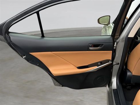 Used 2018 Lexus IS 300 image 24