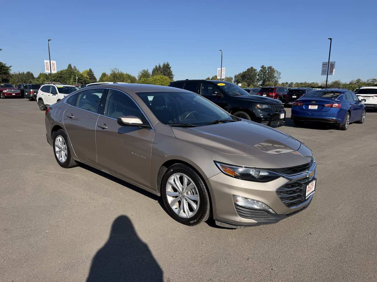 Used 2023 Chevrolet Malibu LT FWD image 2