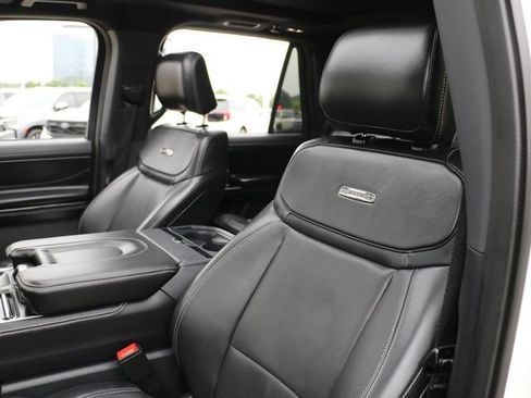 Used 2025 Ford Expedition Platinum w/ Stealth Performance Package AWD/4WD image 21