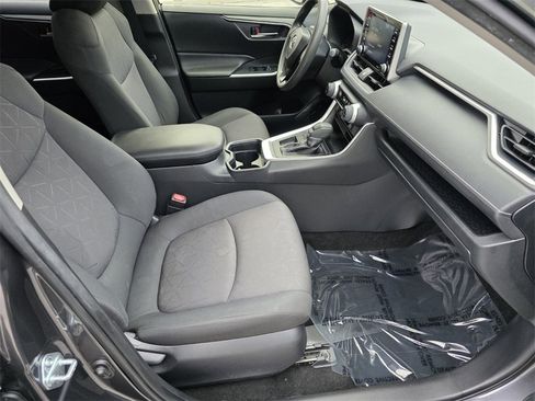 Used 2019 Toyota RAV4 XLE image 31