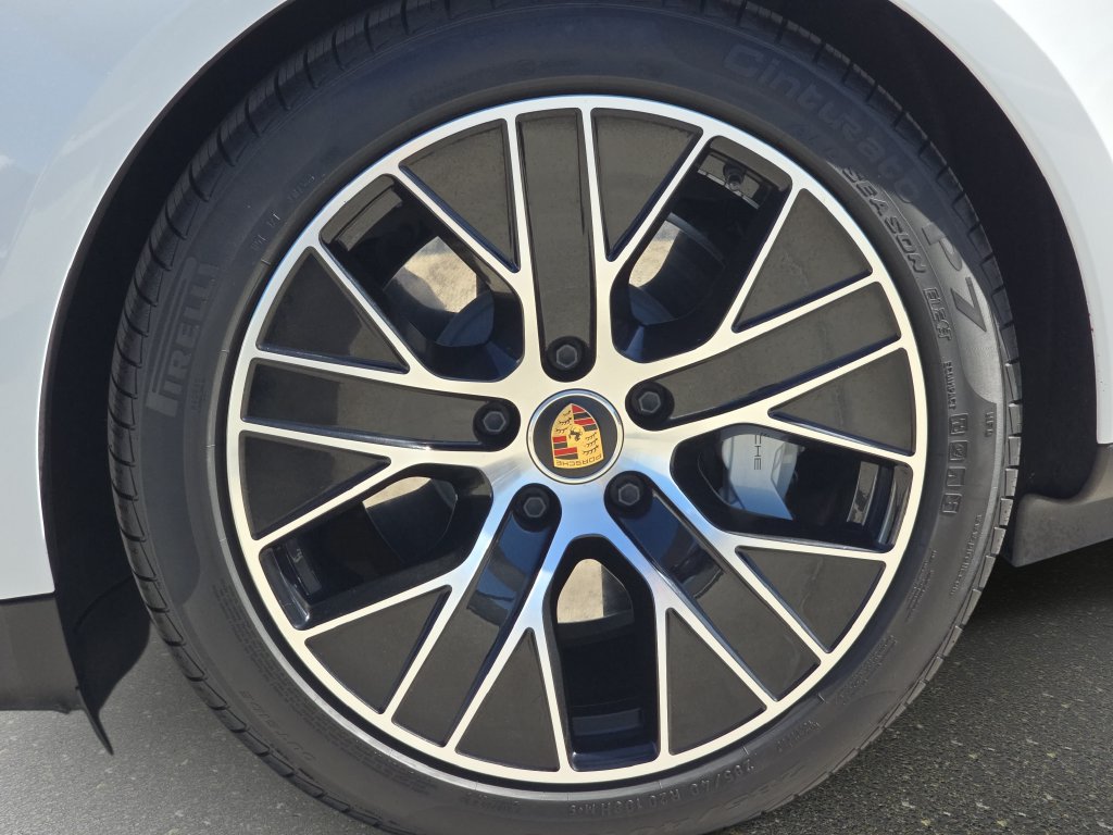 Used 2023 Porsche Taycan GTS AWD/4WD image 36