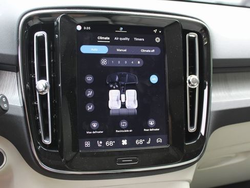 New 2026 Volvo XC40 B5 Ultra w/ Protection Package Premier image 27