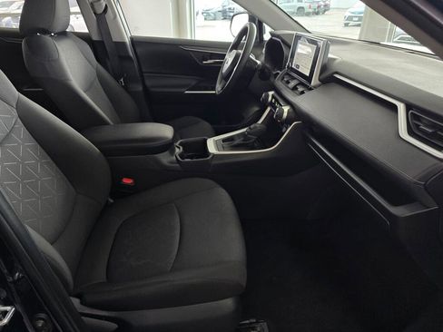 Used 2025 Toyota RAV4 XLE image 43