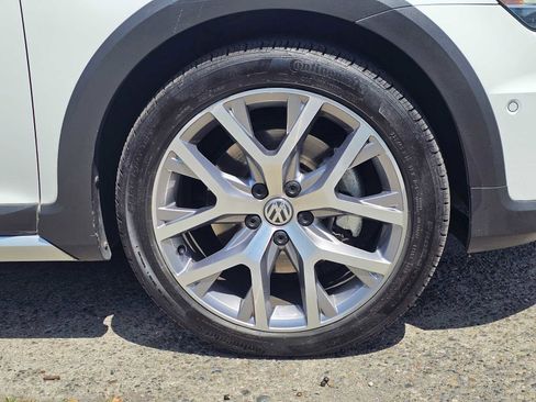 Used 2017 Volkswagen Golf Alltrack SEL AWD/4WD image 9