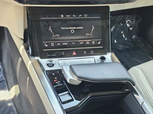 Used 2024 Audi Q8 e-tron Premium Plus AWD/4WD image 11