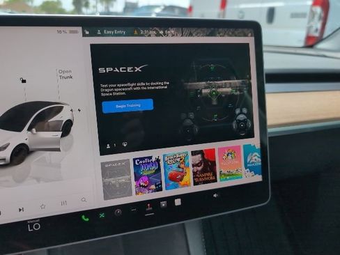 Used 2022 Tesla Model Y Performance image 18