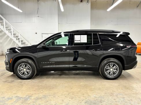 Used 2026 Chevrolet Traverse LT w/ LPO, Floor Liner Package FWD image 4