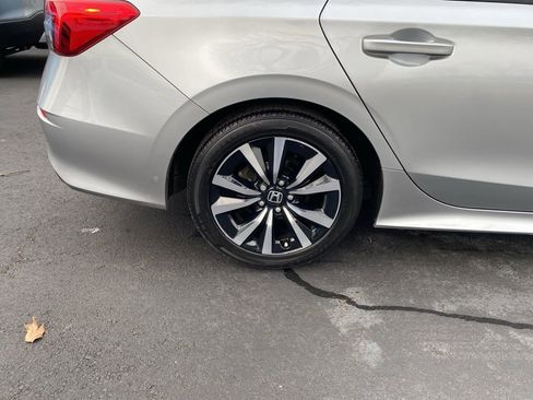 Used 2022 Honda Civic EX image 9