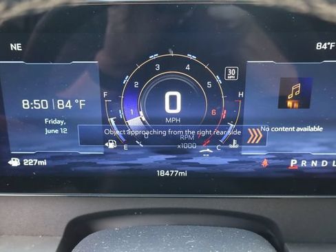Used 2024 Chevrolet Traverse LT w/ Midnight/Sport Edition FWD image 9