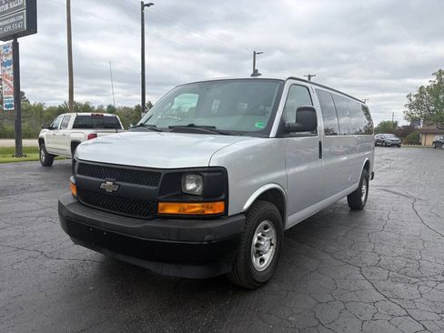 Used 2017 Chevrolet Express 3500 LS RWD image 1