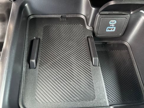 New 2025 Ford Bronco Badlands image 32