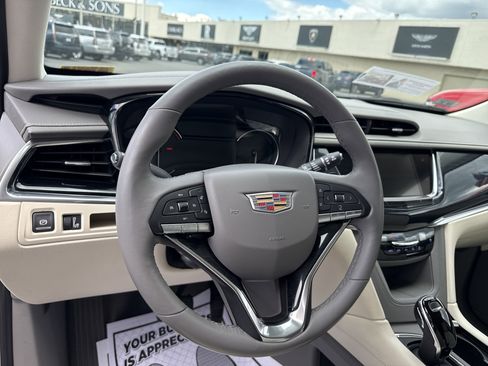 Used 2020 Cadillac XT6 Premium Luxury image 14