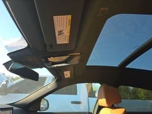 Used 2025 BMW X6 xDrive40i w/ Climate Comfort Package image 4