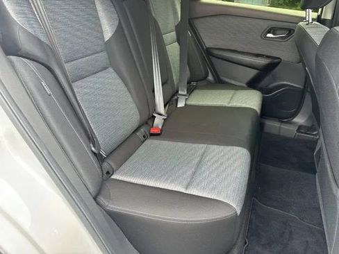 Used 2023 Nissan Rogue SV AWD/4WD image 25