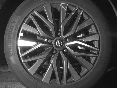 Used 2025 Nissan Altima 2.5 SV image 13