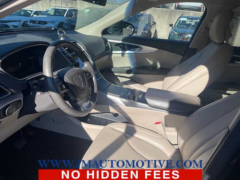 Used 2019 Lincoln Nautilus Premier AWD/4WD image 2